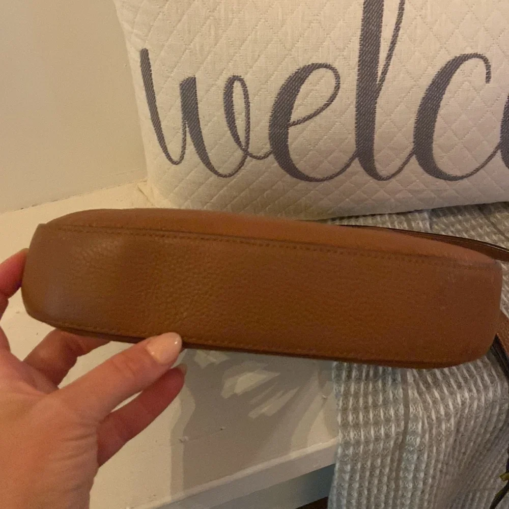 Kate Spade Tan Crossbody Bag with Front Zip - Picture 4 of 7